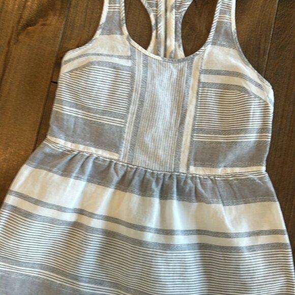 Lou & Grey Linen Racer Back Grey And White Stripped Dress Size 2 - Picture 2 of 3